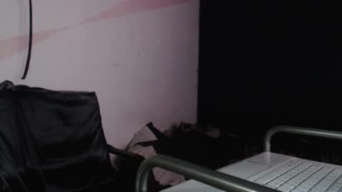 oliver_laid_2023 online show from December 14, 3:18 am