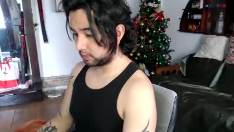 oliver_laid_2023 online show from December 2, 5:41 pm