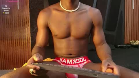 OLIVER LAURENT online show from April 22, 11:28 pm