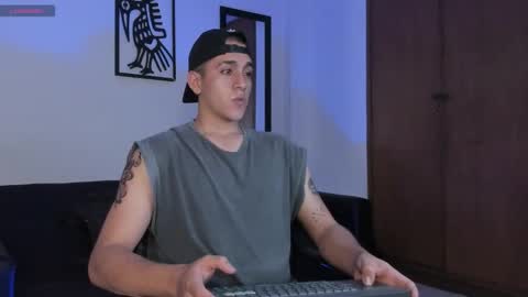 Snapshot of oliver_plata_ chatting on November 2, 3:42 am Oliver online show from November 2, 3:42 am