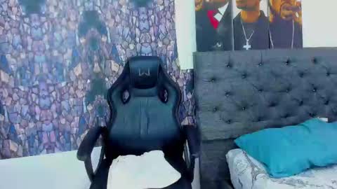 oliver_smith_2 online show from February 22, 5:13 pm