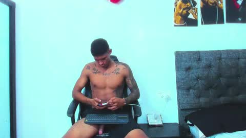 oliver_smith_2 online show from September 20, 5:25 pm