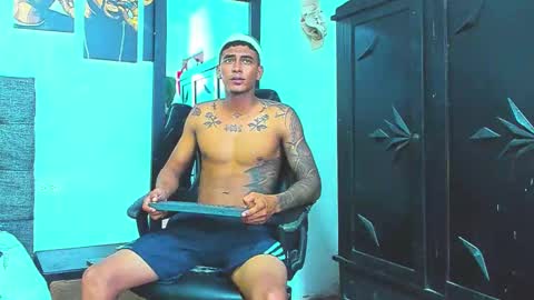 oliver_smith_2 online show from November 12, 4:40 pm