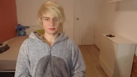 Oliver online show from December 1, 1:43 am