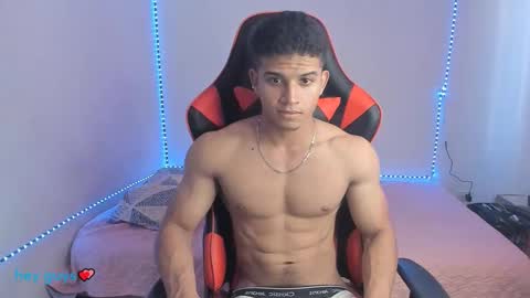 Snapshot of oliver_thompsson chatting on December 1, 8:20 pm oliver thompsson online show from December 1, 8:20 pm
