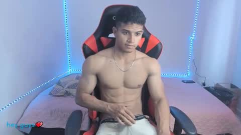 Snapshot of oliver_thompsson chatting on December 2, 12:51 pm oliver thompsson online show from December 2, 12:51 pm