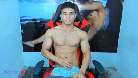 Snapshot of oliver_thompsson chatting on December 26, 10:52 pm oliver thompsson online show from December 26, 10:52 pm