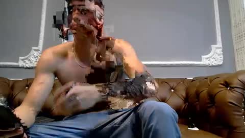 Oliver bennet online show from December 4, 9:02 pm