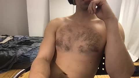 Snapshot of oliverbisbis1 chatting on October 14, 10:43 pm oliverbisbis1 online show from October 14, 10:43 pm