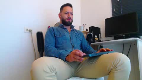 oliver online show from March 20, 3:50 pm