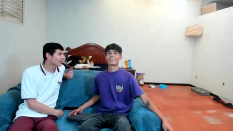 Snapshot of oliverhot2005 chatting on February 7, 9:15 pm oliverhot2005 online show from February 7, 9:15 pm