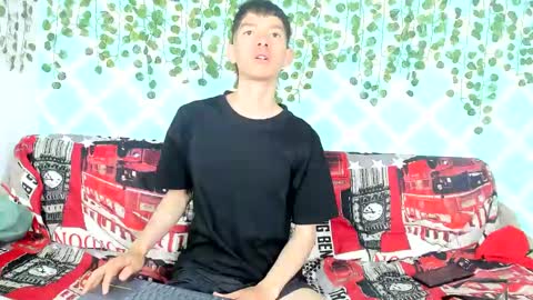 Snapshot of oliverhot2005 chatting on February 18, 12:39 pm oliverhot2005 online show from February 18, 12:39 pm