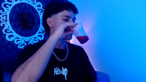 Snapshot of olivermorgan69 chatting on March 12, 7:28 pm Oliver online show from March 12, 7:28 pm