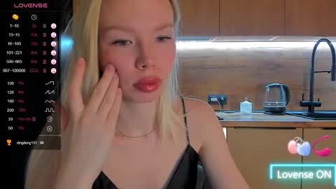 Olivia 3 online show from April 16, 9:37 pm