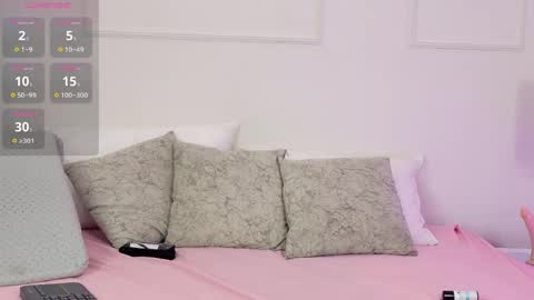 olivia_flamme online show from June 3, 2:33 pm
