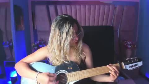 Snapshot of olivia_fox69 chatting on January 19, 3:08 am OLIVIA online show from January 19, 3:08 am