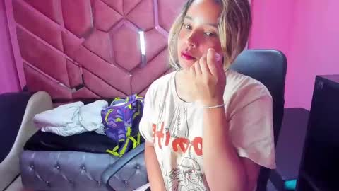 Snapshot of olivia_fox69 chatting on January 28, 3:36 am OLIVIA online show from January 28, 3:36 am
