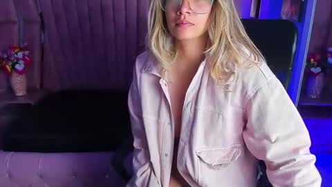 Snapshot of olivia_fox69 chatting on January 29, 7:46 am OLIVIA online show from January 29, 7:46 am