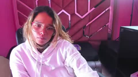 Snapshot of olivia_fox69 chatting on February 3, 4:57 am OLIVIA online show from February 3, 4:57 am