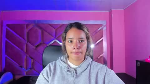 Snapshot of olivia_fox69 chatting on February 12, 2:35 am OLIVIA online show from February 12, 2:35 am