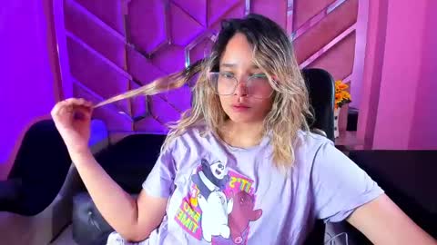 Snapshot of olivia_fox69 chatting on March 11, 3:37 am OLIVIA online show from March 11, 3:37 am