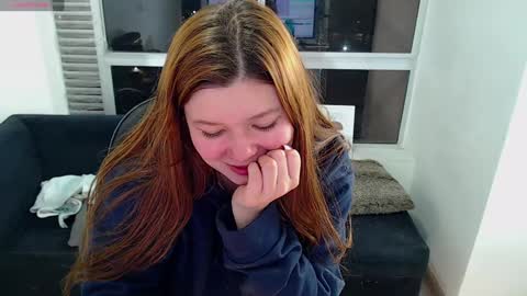olivia_martine online show from December 12, 8:57 am