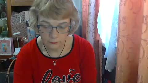 Olivia Mia online show from March 12, 8:20 am