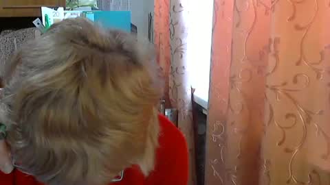 Snapshot of olivia_mia25 chatting on April 10, 9:14 am Olivia Mia online show from April 10, 9:14 am
