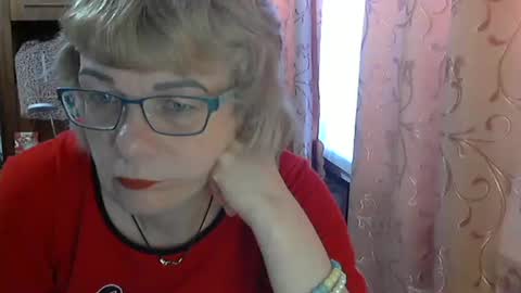 Snapshot of olivia_mia25 chatting on April 14, 7:03 am Olivia Mia online show from April 14, 7:03 am