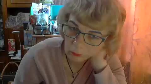 Snapshot of olivia_mia25 chatting on April 18, 10:41 am Olivia Mia online show from April 18, 10:41 am