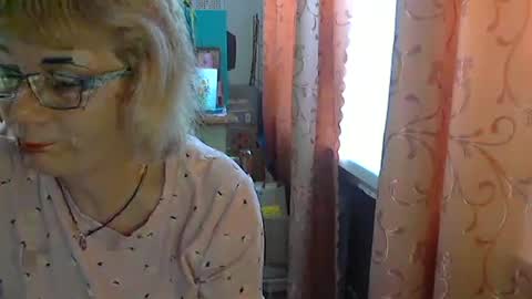 Snapshot of olivia_mia25 chatting on May 2, 8:41 am Olivia Mia online show from May 2, 8:41 am