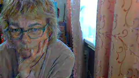 Snapshot of olivia_mia25 chatting on May 4, 7:37 am Olivia Mia online show from May 4, 7:37 am