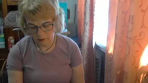 Snapshot of olivia_mia25 chatting on May 5, 10:56 am Olivia Mia online show from May 5, 10:56 am