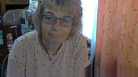Snapshot of olivia_mia25 chatting on May 13, 5:49 am Olivia Mia online show from May 13, 5:49 am