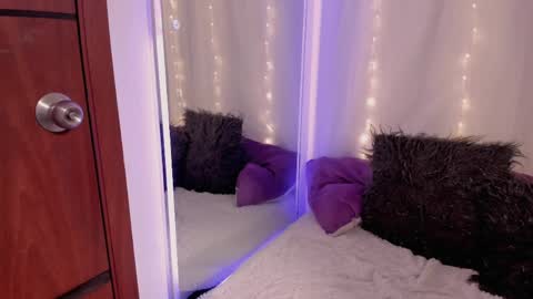 IG Im Oliviamorrys X OliviaMorrys online show from April 8, 10:32 pm