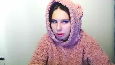 Snapshot of olivia_red_ chatting on September 18, 3:19 am Olivia online show from September 18, 3:19 am