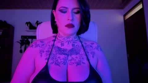   online show from October 20, 2:17 pm