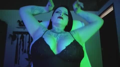   online show from November 13, 1:21 pm