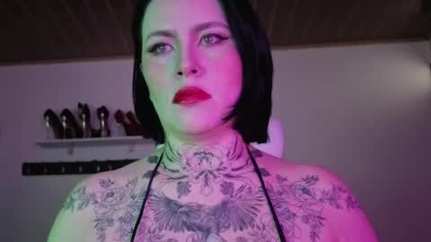   online show from January 6, 1:59 pm