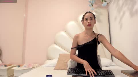 Olivia online show from February 26, 8:00 pm