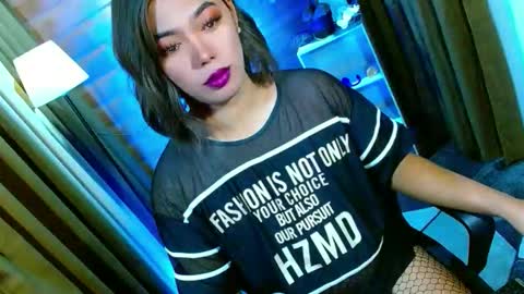Miss OLIVIA online show from May 19, 5:47 am