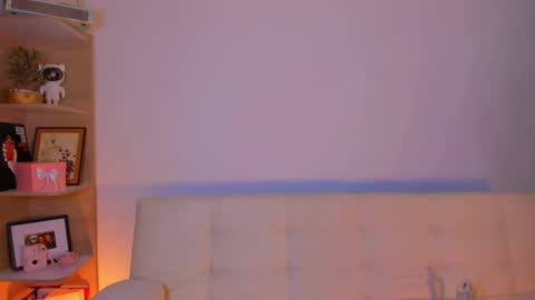 Snapshot of olivia_xd_ chatting on March 28, 5:40 am Olivia online show from March 28, 5:40 am