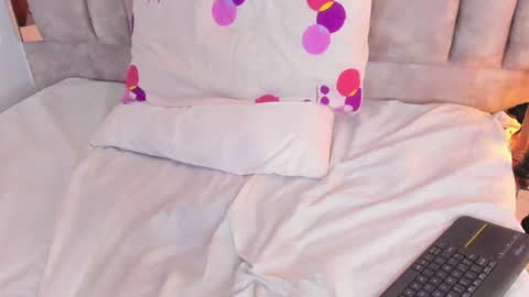 Snapshot of oliviaa_evans chatting on December 24, 8:11 am Olivia Evangelista online show from December 24, 8:11 am