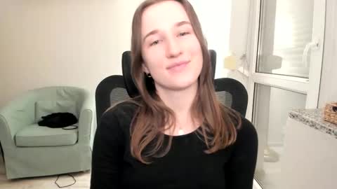 Snapshot of oliviaaa2003 chatting on December 3, 10:51 pm Oliwiaa2004 online show from December 3, 10:51 pm