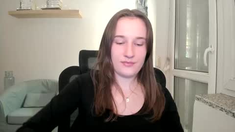 Snapshot of oliviaaa2003 chatting on December 28, 10:13 pm Oliwiaa2004 online show from December 28, 10:13 pm