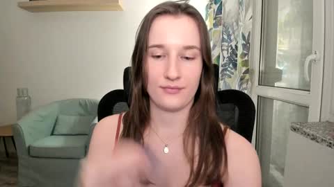 Snapshot of oliviaaa2003 chatting on January 8, 10:27 pm Oliwiaa2004 online show from January 8, 10:27 pm