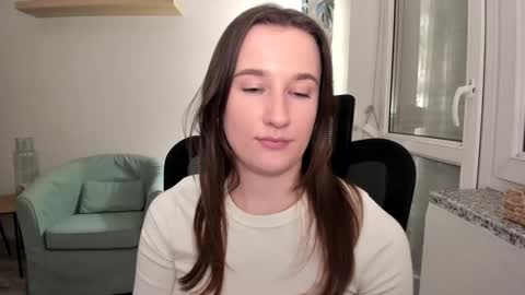 Snapshot of oliviaaa2003 chatting on February 13, 12:24 am Oliwiaa2004 online show from February 13, 12:24 am