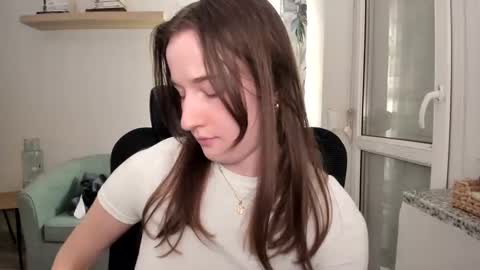 Snapshot of oliviaaa2003 chatting on March 9, 7:37 pm Oliwiaa2004 online show from March 9, 7:37 pm