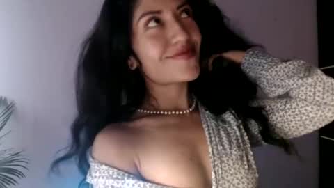 oliviaaa__ online show from May 12, 4:59 pm