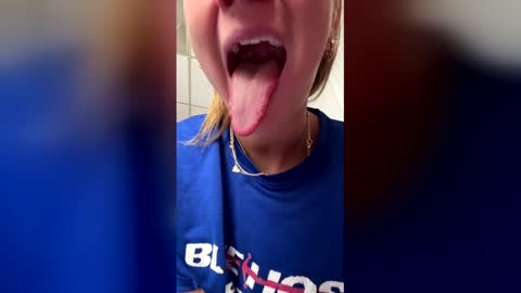 Snapshot of oliviaaraee chatting on January 10, 5:26 pm oliviaaraee online show from January 10, 5:26 pm